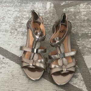 Sofft - Gold leather sandals - Size 8.5 M